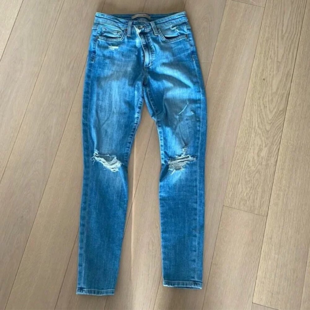 Stretchy skinny jeans by Joe’s Jeans